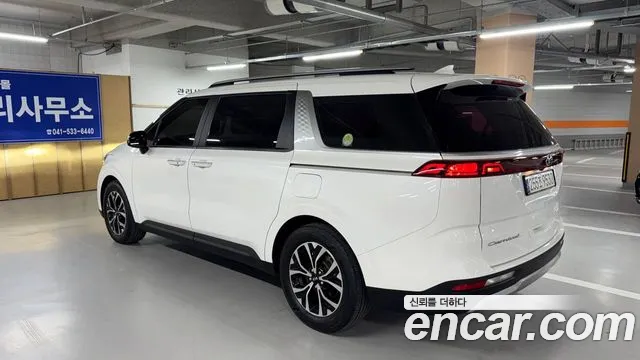 Kia Carnival 2021 thumb 2