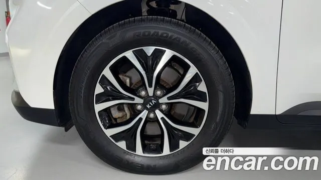Kia Carnival 2021 thumb 5