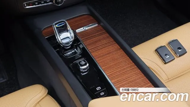 Volvo XC60 2025 thumb 8