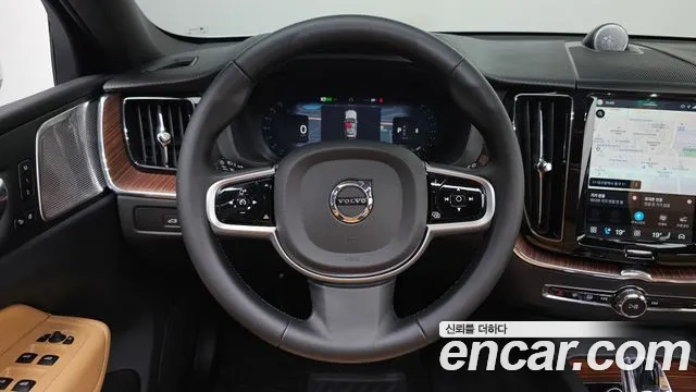 Volvo XC60 2025 thumb 11