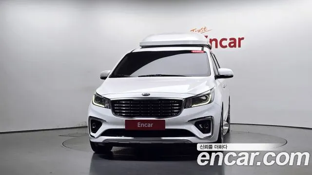 Kia Carnival 2018 thumb 2