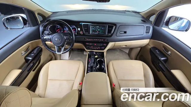 Kia Carnival 2018 thumb 6