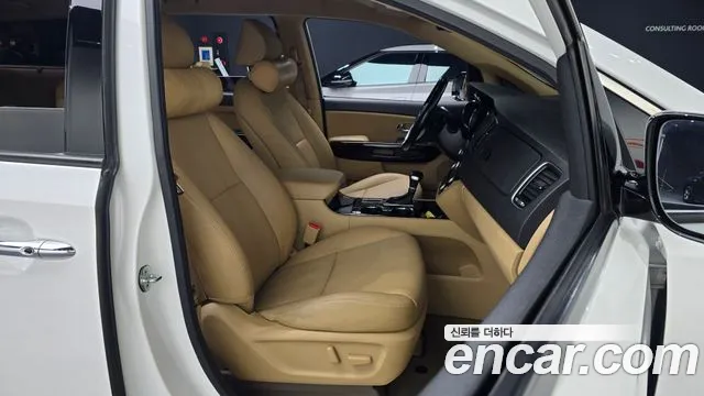 Kia Carnival 2018 thumb 9