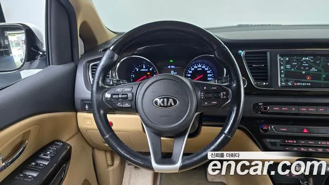 Kia Carnival 2018 thumb 12