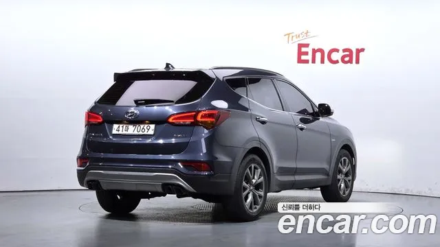 Hyundai Santa Fe 2017 thumb 2