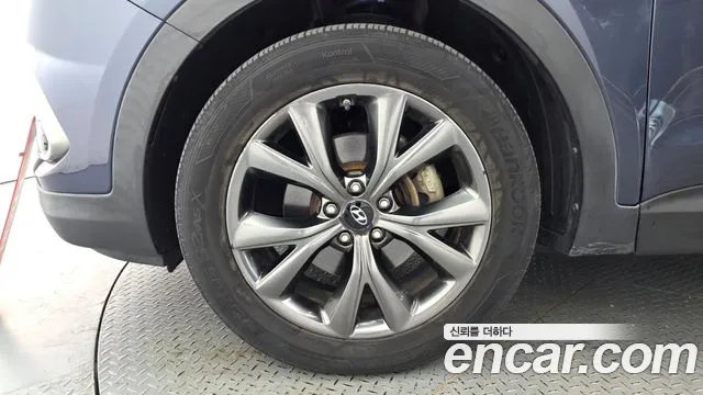 Hyundai Santa Fe 2017 thumb 5