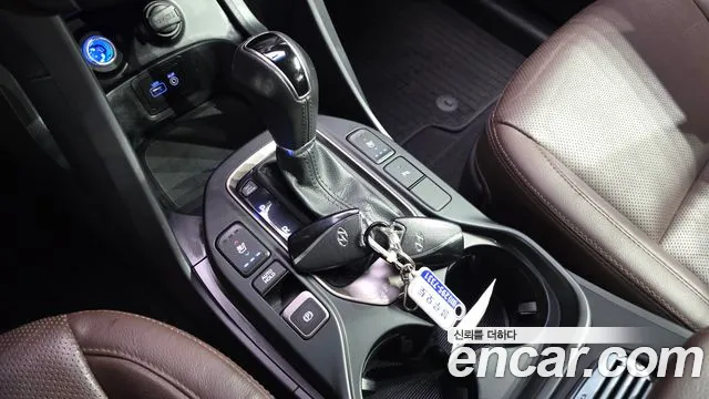 Hyundai Santa Fe 2017 thumb 9