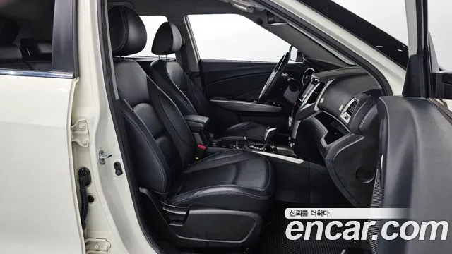 KG_Mobility_Ssangyong TIBOLI 2015 thumb 11