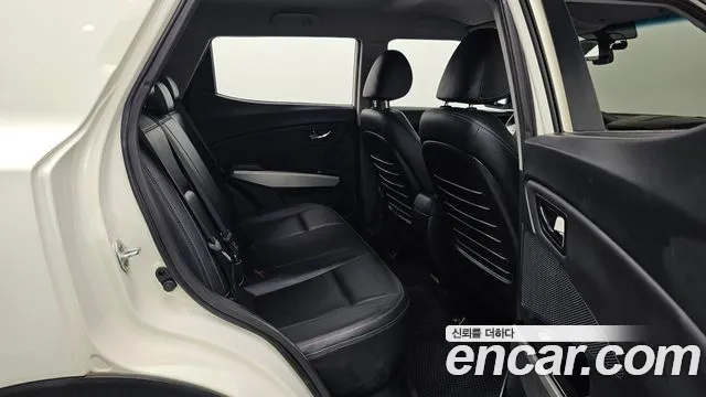 KG_Mobility_Ssangyong TIBOLI 2015 thumb 12