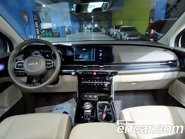 Kia Carnival 2023 thumb 5