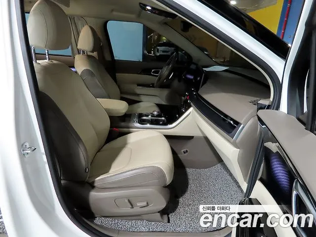 Kia Carnival 2023 thumb 7
