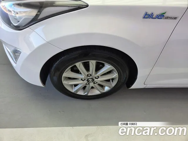 Hyundai Avante 2014 thumb 6