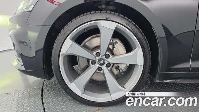 Audi A5 2019 thumb 5