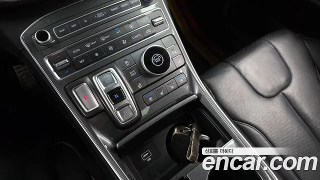 Hyundai Santa Fe 2020 thumb 8