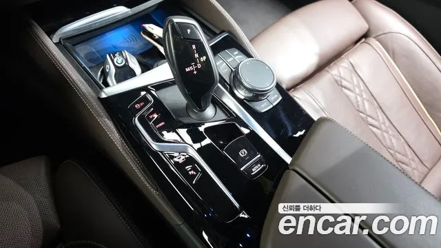 BMW 5-Series 2022 thumb 9