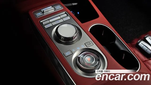 Genesis GV70 2022 thumb 8