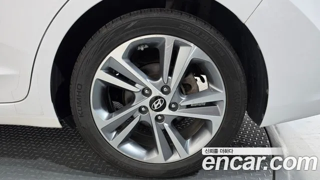 Hyundai Avante 2017 thumb 5