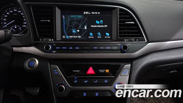 Hyundai Avante 2017 thumb 12