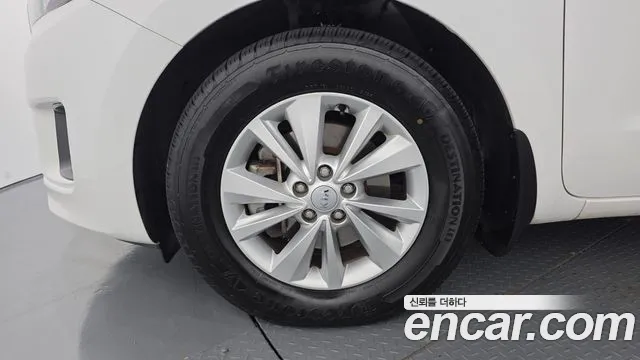 Kia Carnival 2016 thumb 5