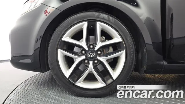 Kia Carens 2011 thumb 5