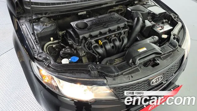 Kia Carens 2011 thumb 6