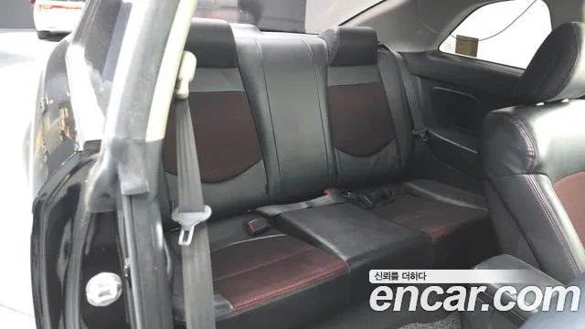 Kia Carens 2011 thumb 11