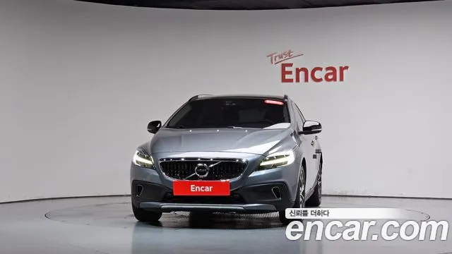 Volvo V40 2019 thumb 2