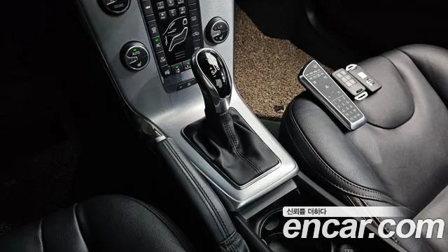 Volvo V40 2019 thumb 8