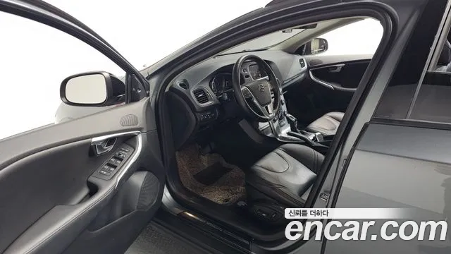 Volvo V40 2019 thumb 9