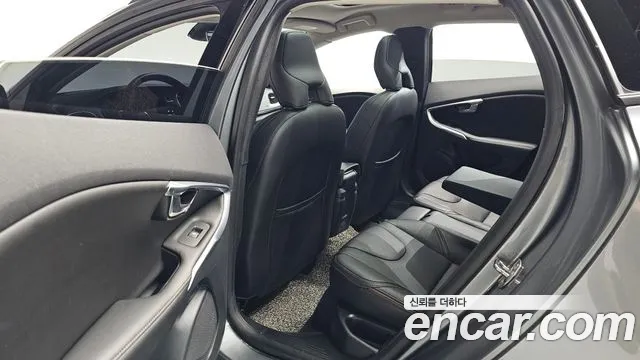 Volvo V40 2019 thumb 11