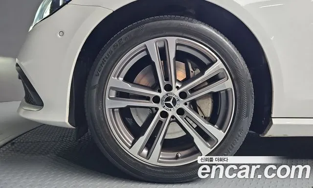 Mercedes-Benz E-Класс 2021 thumb 4