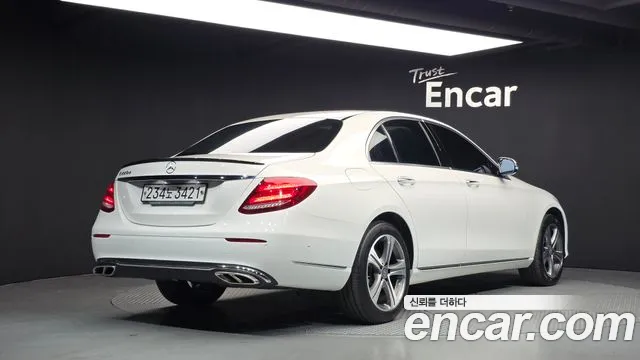 Mercedes-Benz E-Класс 2019 thumb 2