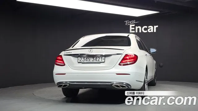 Mercedes-Benz E-Класс 2019 thumb 4