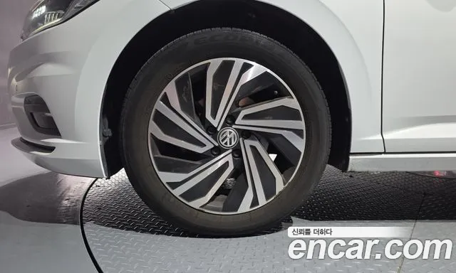 Volkswagen Jetta 2021 thumb 5