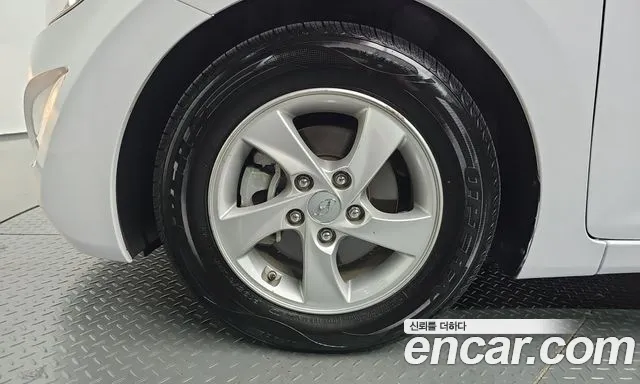 Hyundai Avante 2015 thumb 4