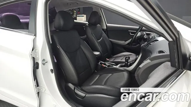 Hyundai Avante 2015 thumb 9