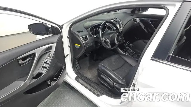 Hyundai Avante 2015 thumb 10