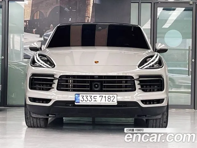 Porsche Cayenne 2022 thumb 3
