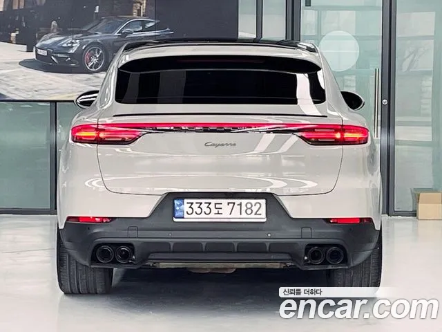 Porsche Cayenne 2022 thumb 4