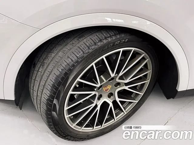 Porsche Cayenne 2022 thumb 5