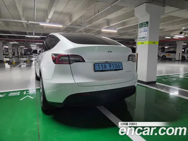 Tesla Model Y 2021 thumb 4