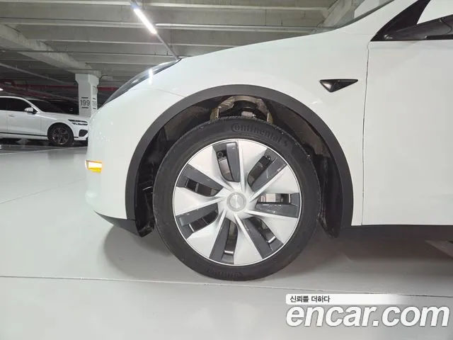 Tesla Model Y 2021 thumb 6