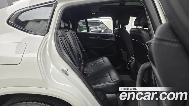 BMW X4 2022 thumb 11