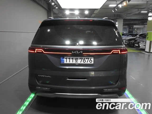 Kia Carnival 2021 thumb 4