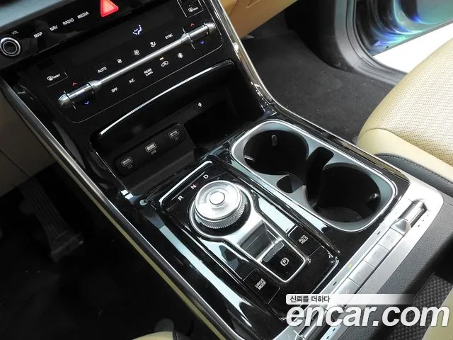 Kia Carnival 2021 thumb 9