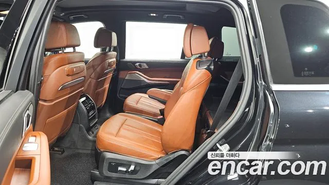 BMW X7 2023 thumb 11