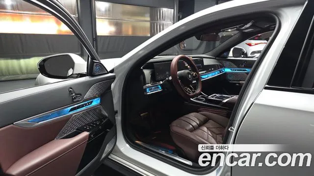 BMW 7-Series 2025 thumb 10