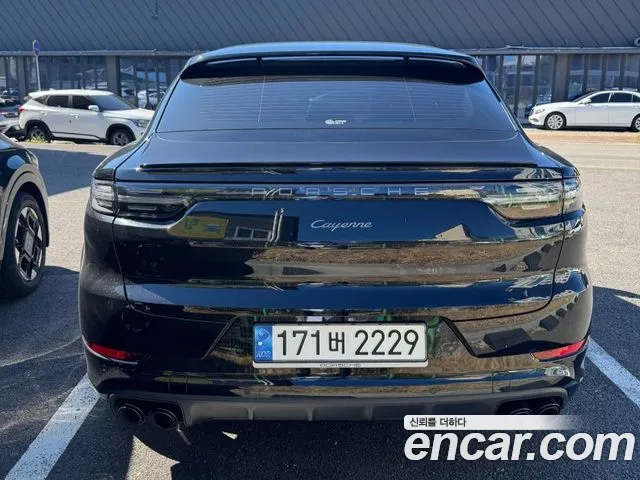 Porsche Cayenne 2022 thumb 4