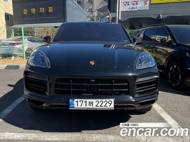 Porsche Cayenne 2022 thumb 12
