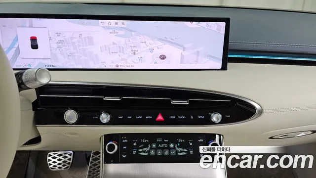 Genesis GV70 2026 thumb 12